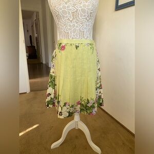Ann Taylor Loft - Linen skirt. Light green bordered with spring flowers. Size 6